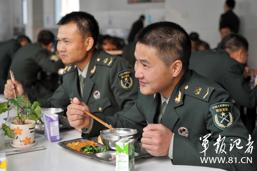 chinese soldiers meal