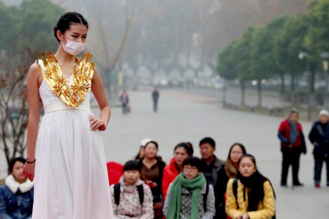 fashion under heavy pollution in china