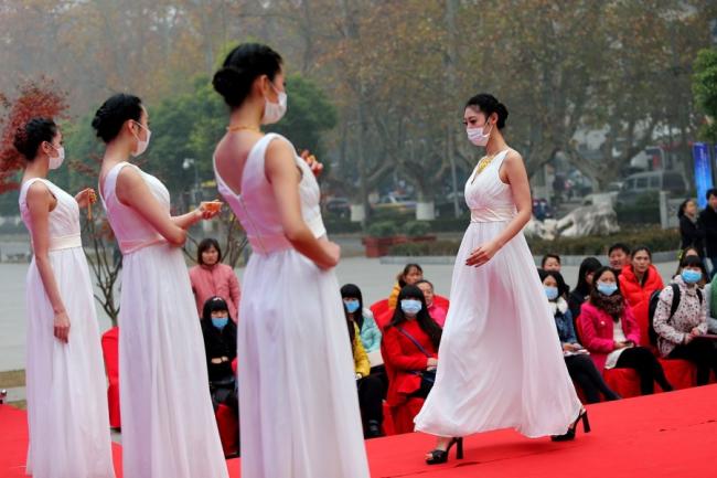 chinese fashion under pollution