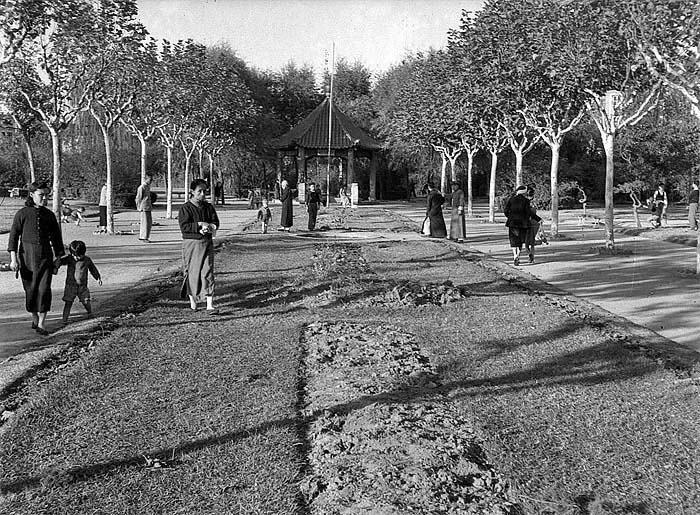 shanghai park in 1945