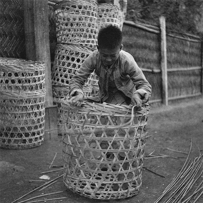 old shanghai 1945, making basket