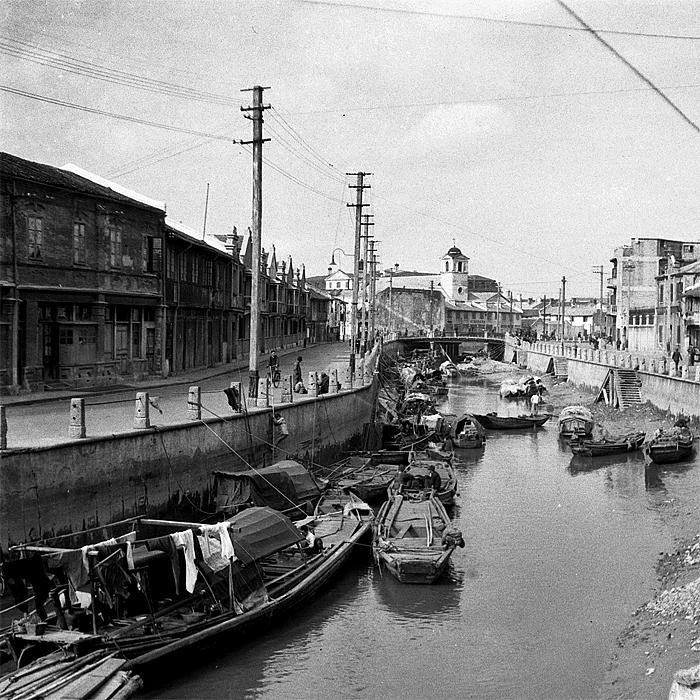 scene of old shanghai, suchow creek, suzhou river