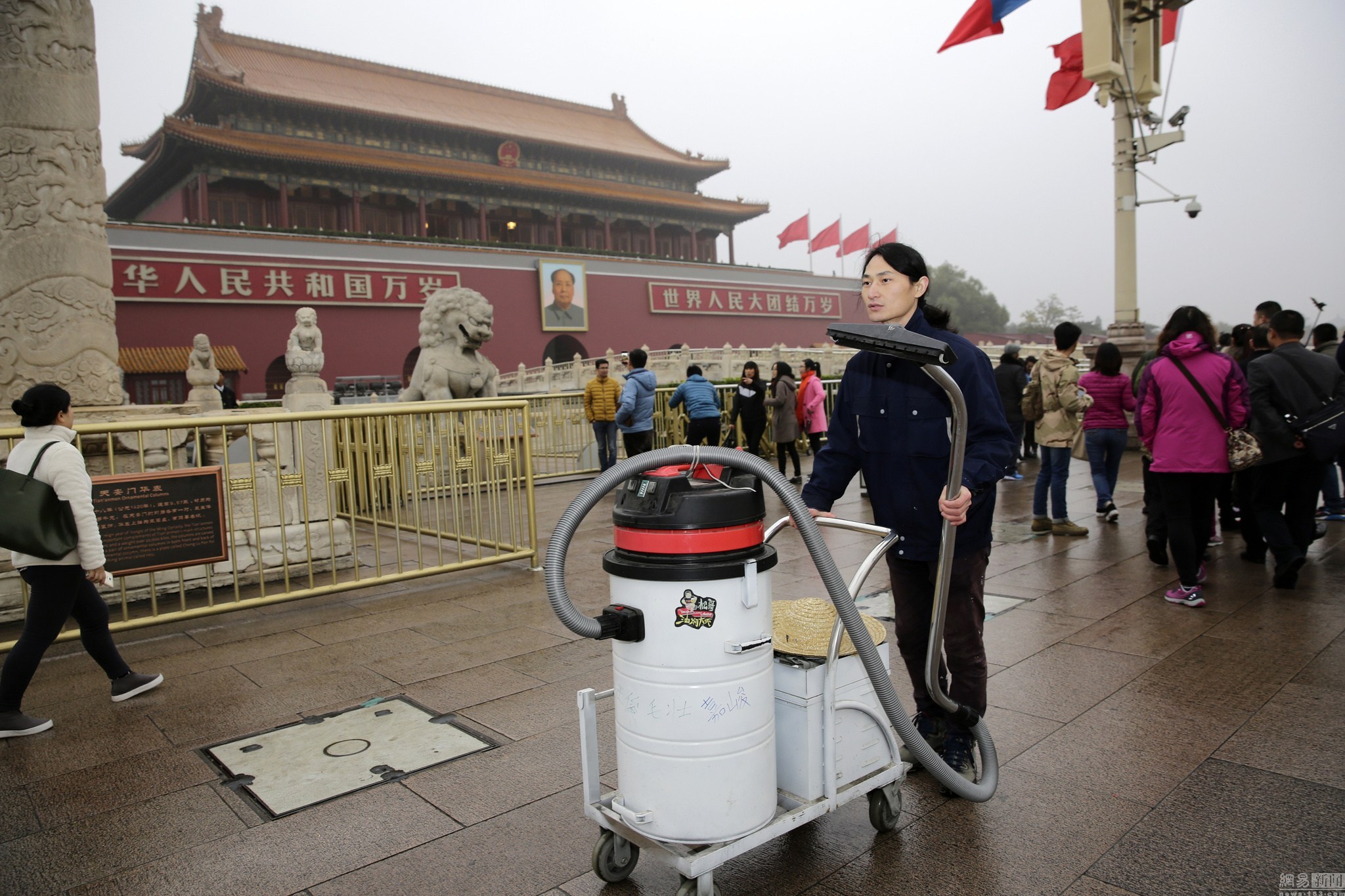 100-Day Performance Art Piece: Dust Vacuumed From tiananmen square