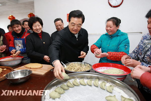 hu jintao is making dumpling jiaozi