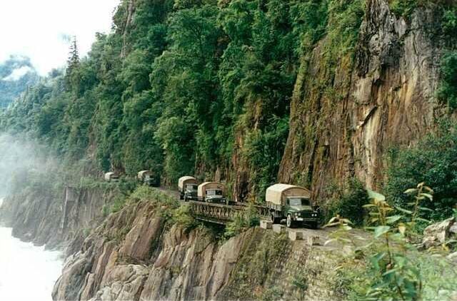shipping goods to tibet, sichuan-tibet highway transportation pictures