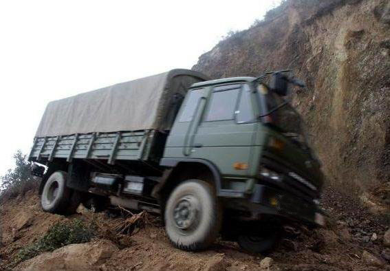 shipping goods to tibet, sichuan-tibet highway transportation pictures