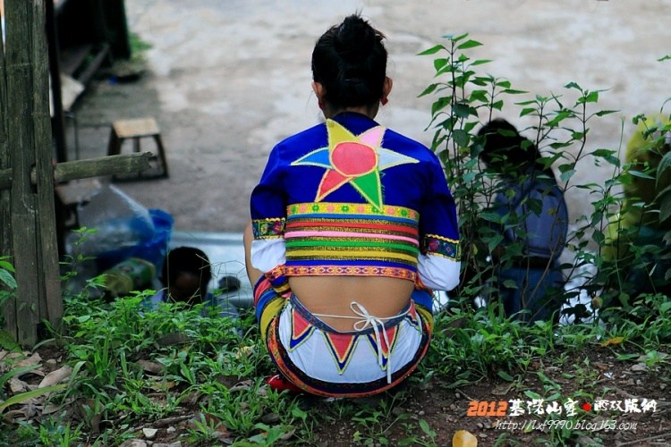 a jino lady's beautiful clothes